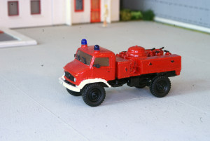 428-TroLF 750-Unimog U 416.JPG