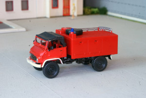 628-TLF 8-Unimog S404.JPG